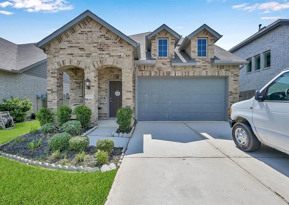 1st image of 12315 Summerbrook Dr
