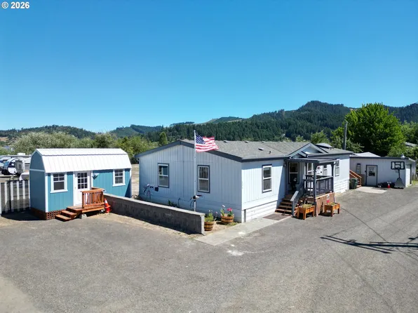 826 W Dean Ave, Sutherlin, OR 97479