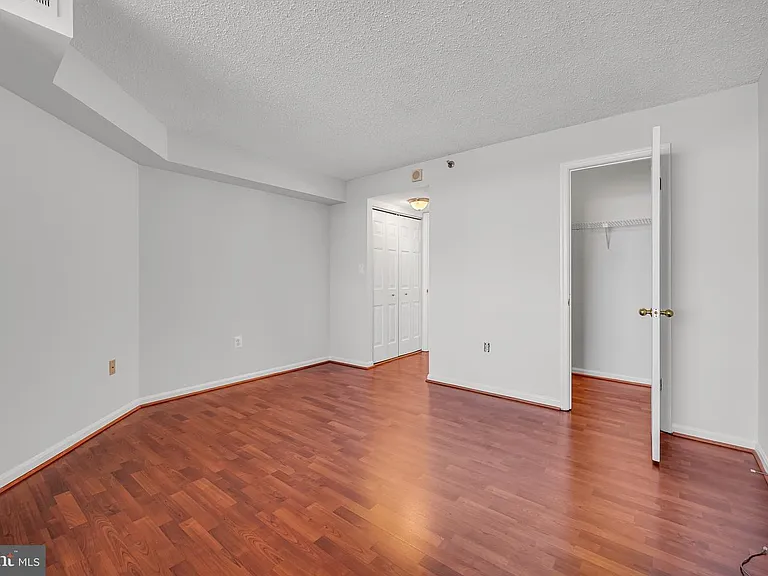 10101 Grosvenor Pl #1908 — Photo 3
