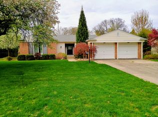 1635 Woodside Dr, East Lansing, MI 48823