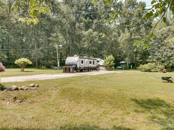 3958 Pettett Dr, Blanchester, OH 45107