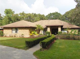 24 Oakwood Rd, Winter Haven, FL 33880