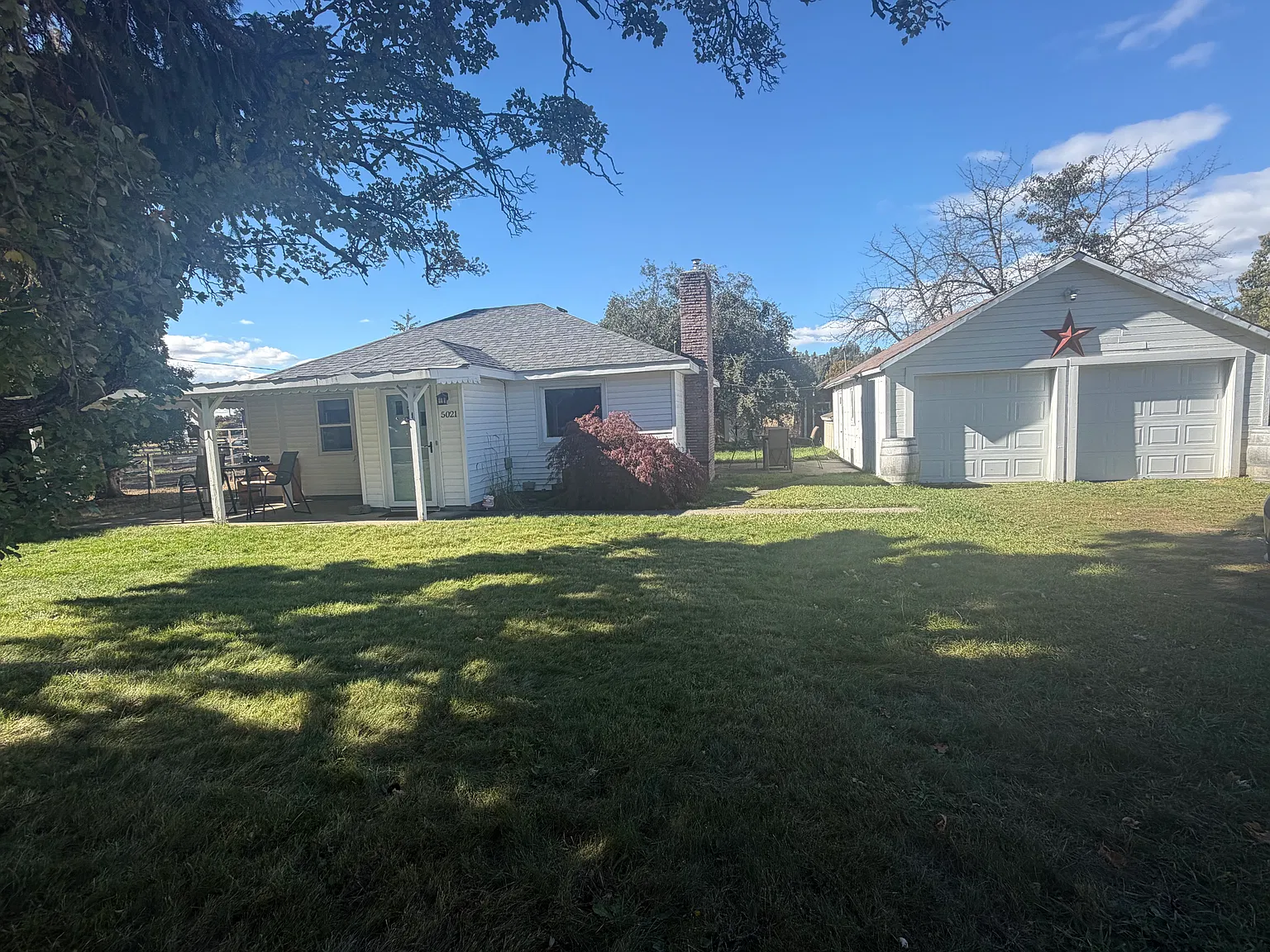 2 bed, 856 sqft, $1,750 — Photo 1