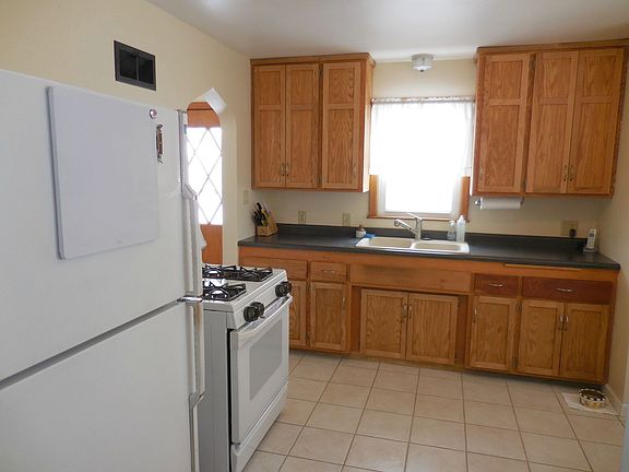 2nd image of 805 4th Ave S