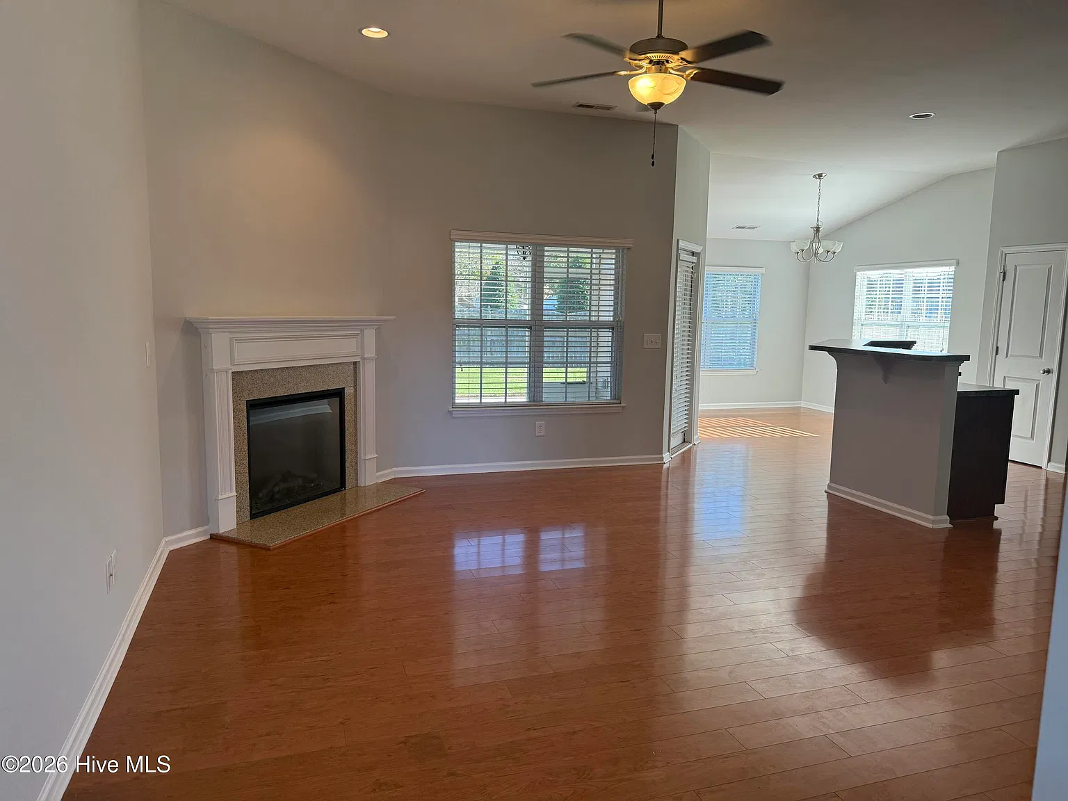 3 bed, 2.0 bath, $2,000 — Photo 3