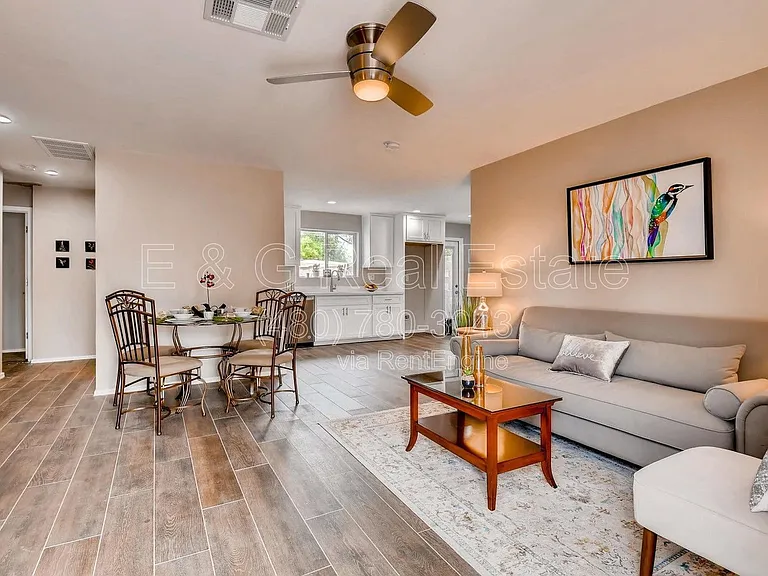 1806 E Don Carlos Ave — Photo 1