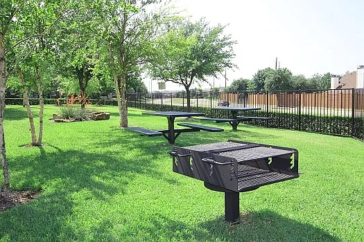 Spicewood Crossing — Photo 11