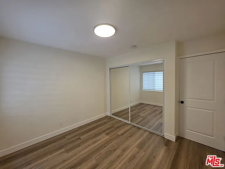 535 W 4th St #110 — Photo 11