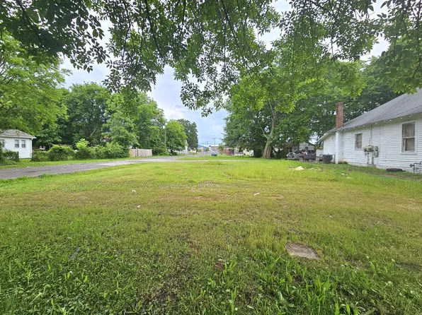 2812 E 46th St, Chattanooga, TN 37407