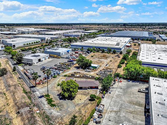 3rd image of 3370 Cotting Lane