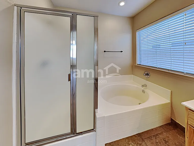 12566 W Cheery Lynn Rd — Photo 13