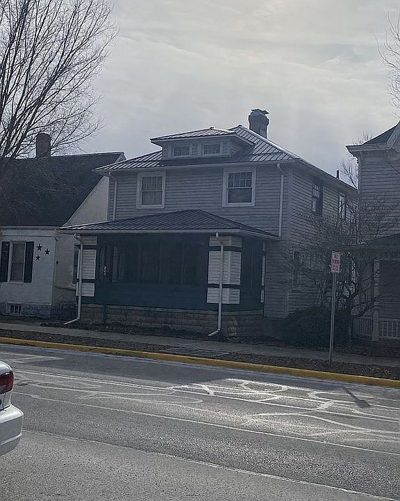 1st image of 196 W Main St