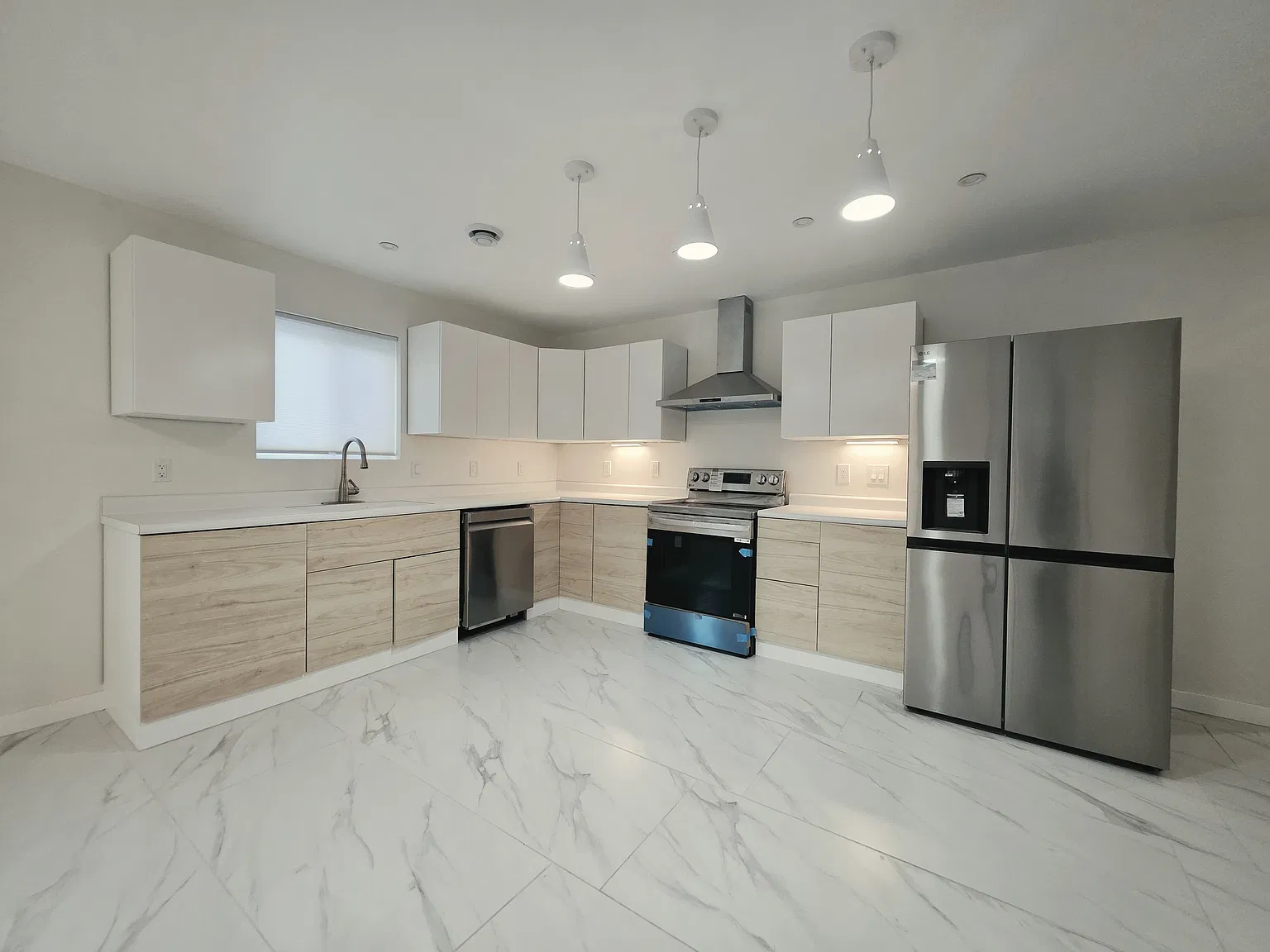 1227 Ross Ave — Photo 3