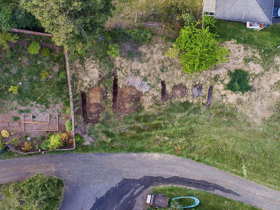 2nd image of LOT 1000 SE Hawley Ln