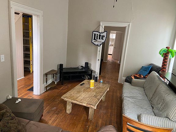 3rd image of 2405 W Clifton Ave
