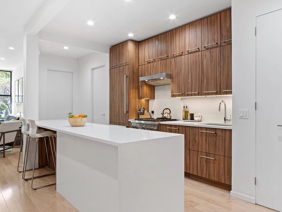 1st image of 370 W 118th St APT 1D