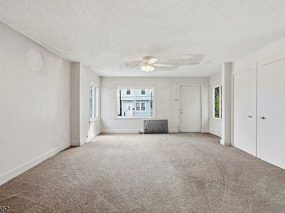 5th image of 82 Berkshire Pl