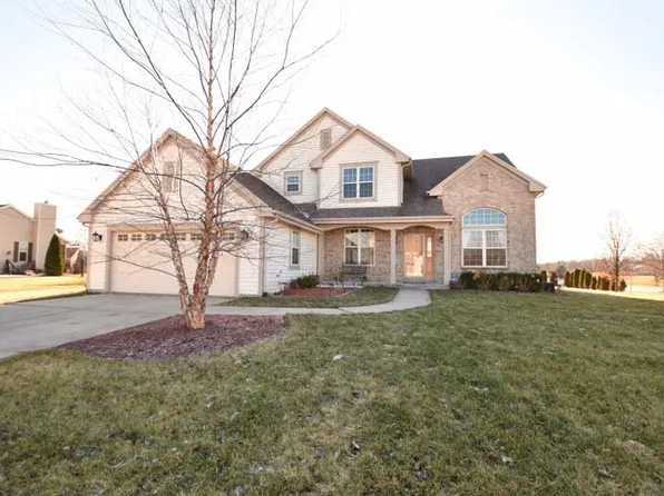 647 Prairie Hill AVE, Mukwonago, WI 53149