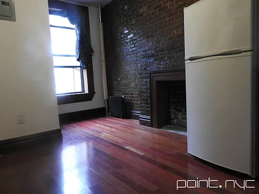 Rented by Point NYC | media 34