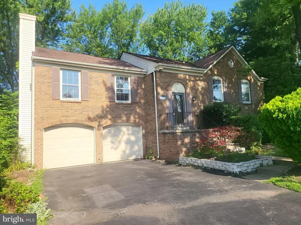 13310 Point Rider Ln, Herndon, VA 20171