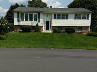 23 Ona Ln, New Windsor, NY 12553