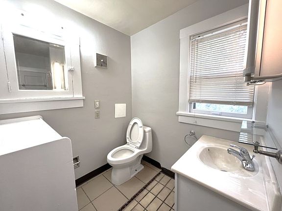 5th image of 514 Park Ave APT 6