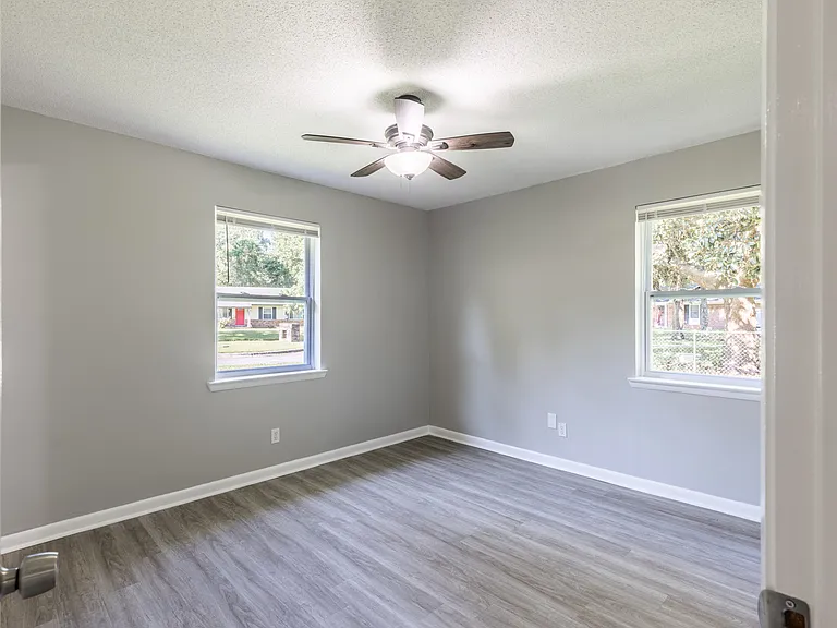 504 Heritage Dr — Photo 19