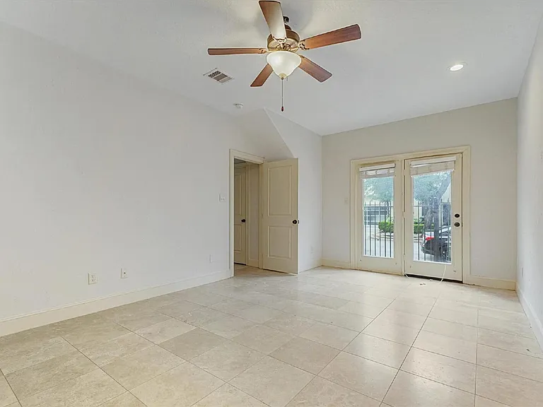 2418 Ralph St #A — Photo 10