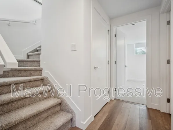 10427 70th Ave NW Basement 4, Edmonton, AB T6H 2E7