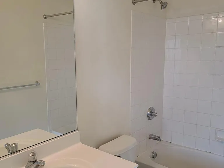 42625 Homefront Ter — Photo 19