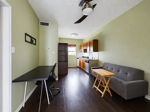 3206 King St #205 Photo 1