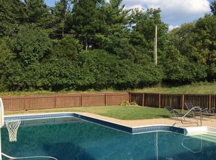 38 Williamsburg Rd, Saint Louis, MO 63141