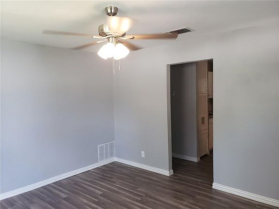 3rd image of 5320 Townsend Dr