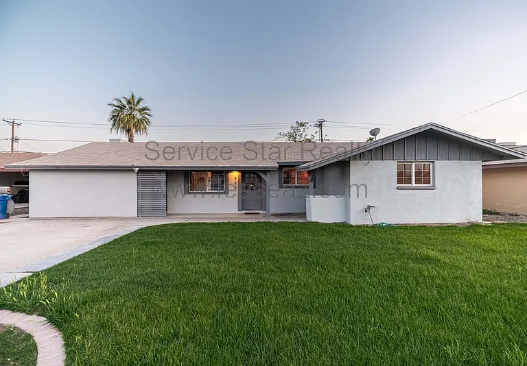 923 E Wesleyan Dr — Photo 1