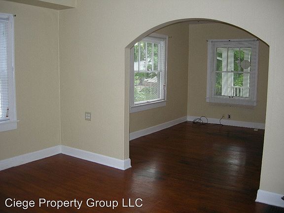 4th image of 1339 N Parker Ave