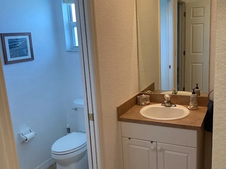 818 SW 8th Pl — Photo 18
