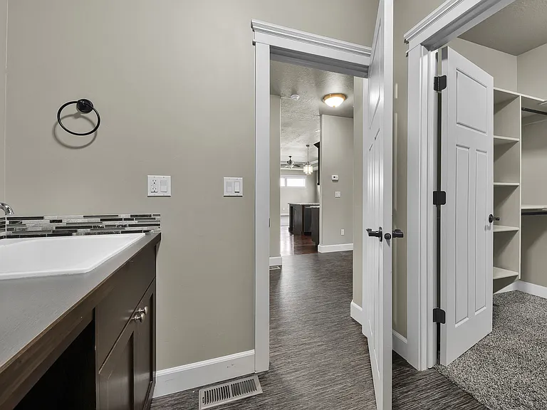 13470 S Stockbridge Way — Photo 28