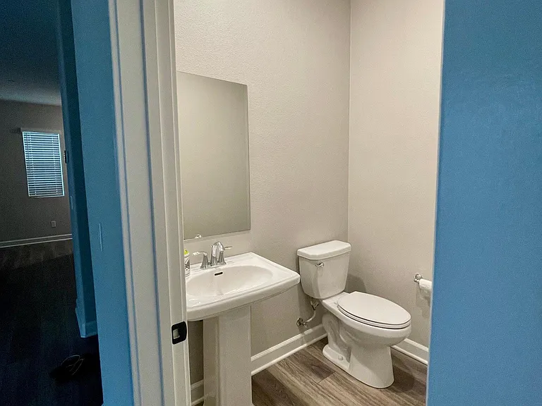 11002 Logan Way — Photo 11