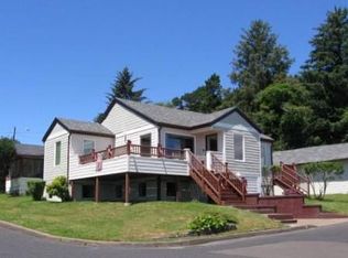 756 SW 13th St, Newport, OR 97365