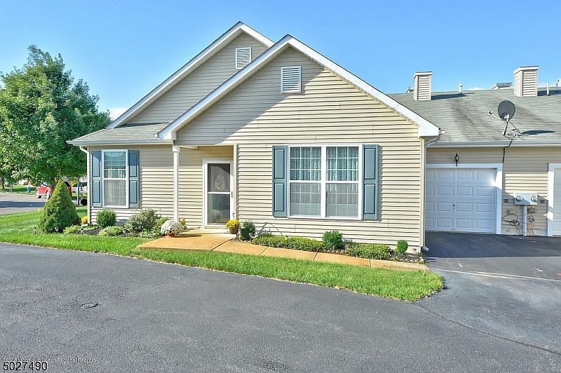 21 Walkabout Ct, Whiting, NJ 08759 Zillow