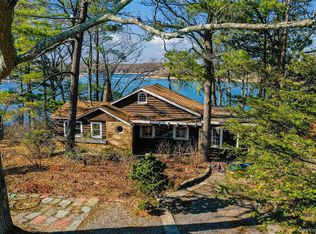 97 Lakeside Trl, Ridge, NY 11961