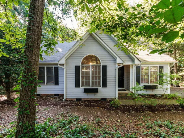 216 Deep Pool Ct, Benson, NC 27504