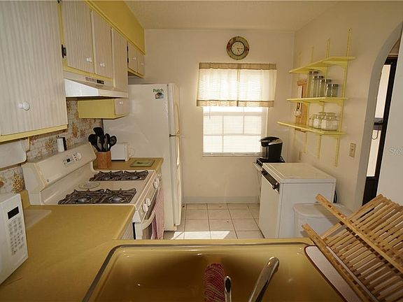 3rd image of 1479 Feather Dr
