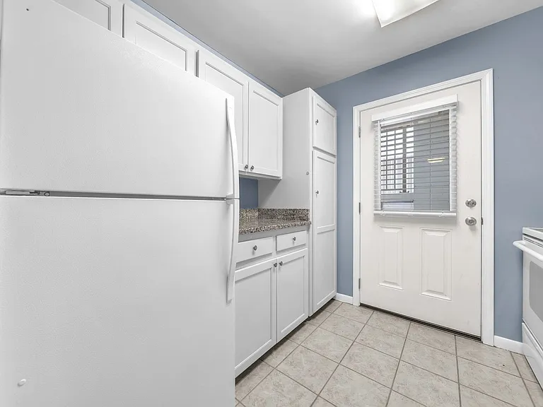 2100 W Beach Dr #A101 — Photo 6