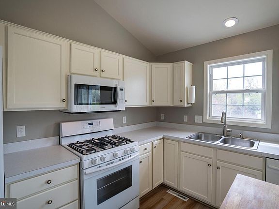 4th image of 2368 Quail Run Rd