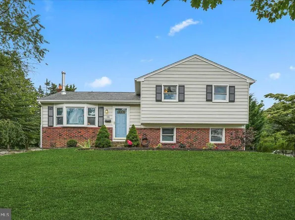 16 Walton Rd, Mount Holly, NJ 08060