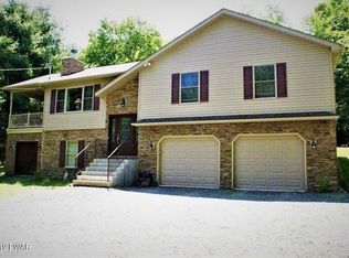 12 Squirrel Mew, Lake Ariel, PA 18436