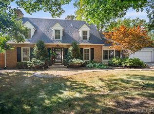 710 Peck Rd, Geneva, IL 60134