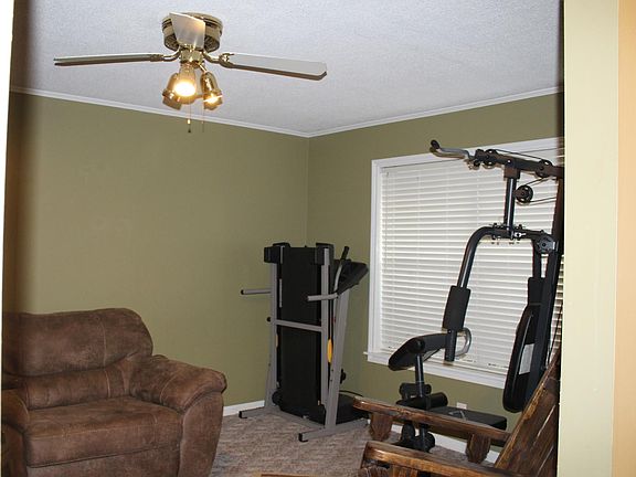 3rd image of 821 Santa Anna Dr