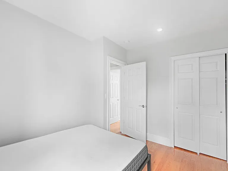 202 S 2nd St #17 — Photo 4